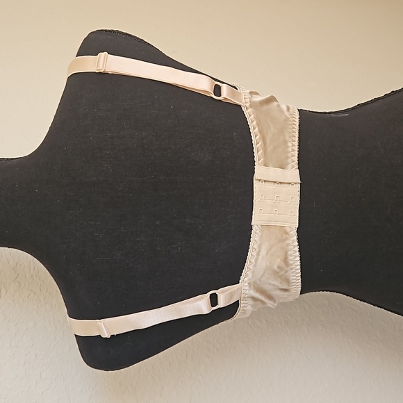 NWOT Breezies set OF 3 bras 36DD pink, white & nude - Picture 9 of 16